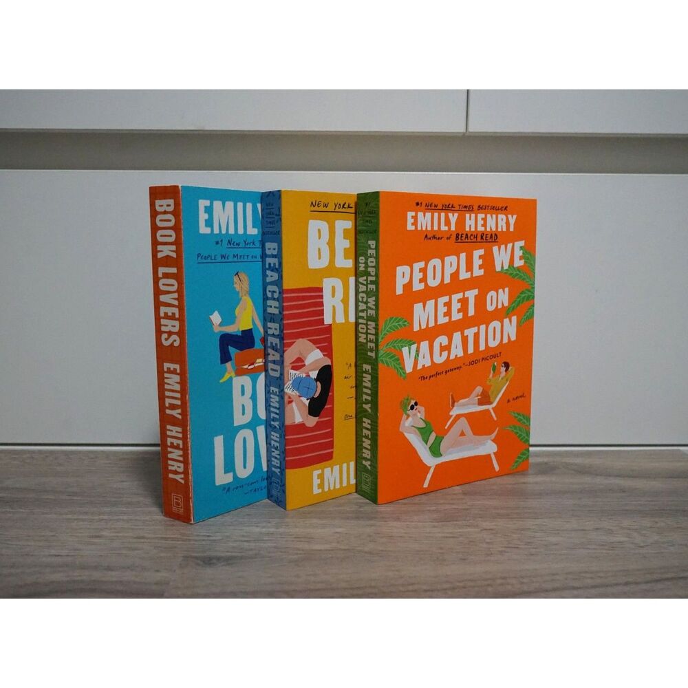 Bundle! 3 Books Emily Henry -Book Lovers, Beach Read, People We Meet on Vacation